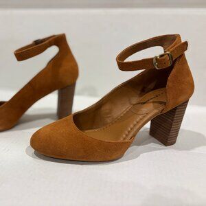 Lucky Brand Kalicia Pumps Carmel Brown Suede Leather Adjustable Boho Heels sz 9